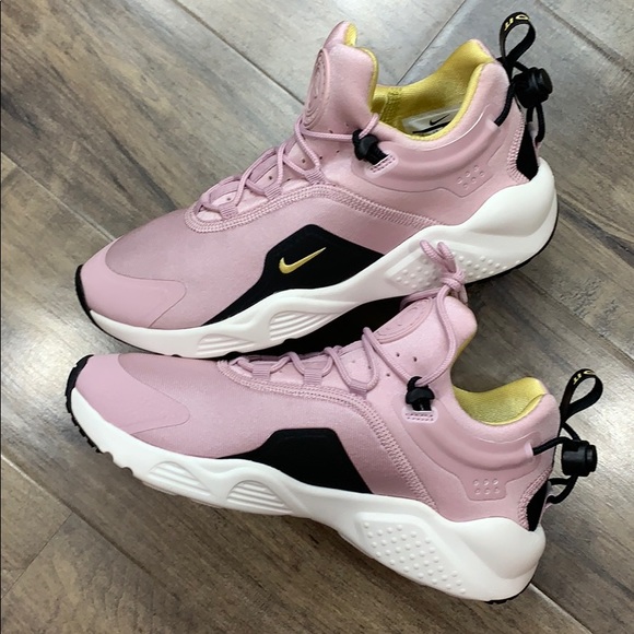 NIKE WMNS AIR HUARACHE CITY MOVE - Picture 15 of 16